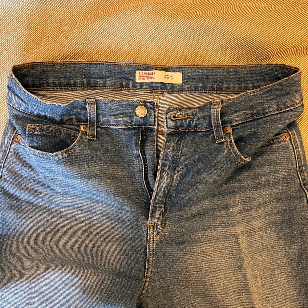Signature by Levi Strauss Women's Wide Leg Crop Jeans